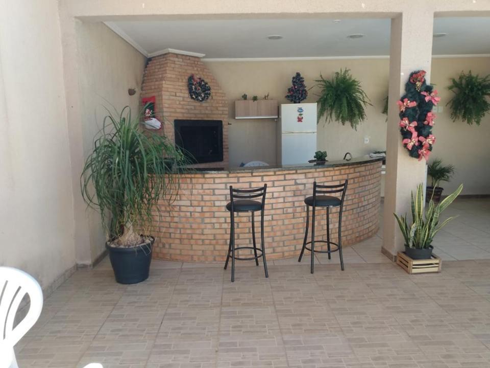 Edicula Com Um Quarto Banheiro E Piscina E Lazer Фос ду Игуасу Екстериор снимка
