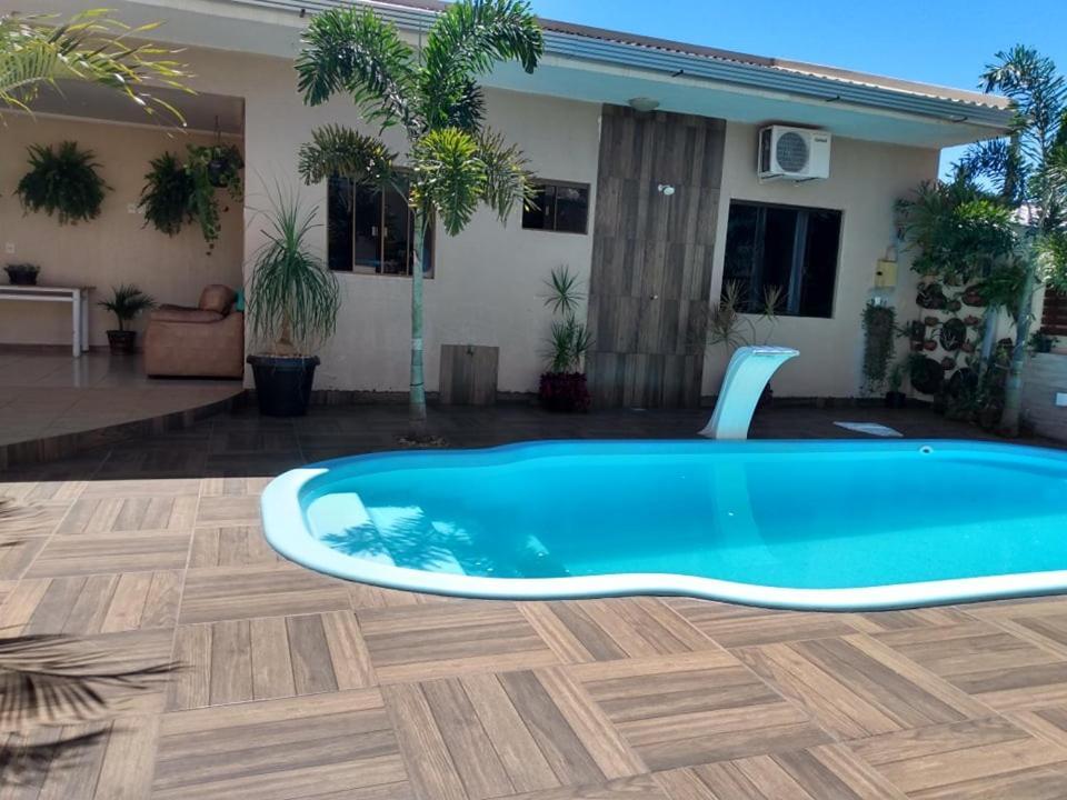 Edicula Com Um Quarto Banheiro E Piscina E Lazer Фос ду Игуасу Екстериор снимка