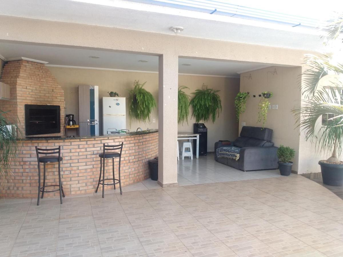 Edicula Com Um Quarto Banheiro E Piscina E Lazer Фос ду Игуасу Екстериор снимка