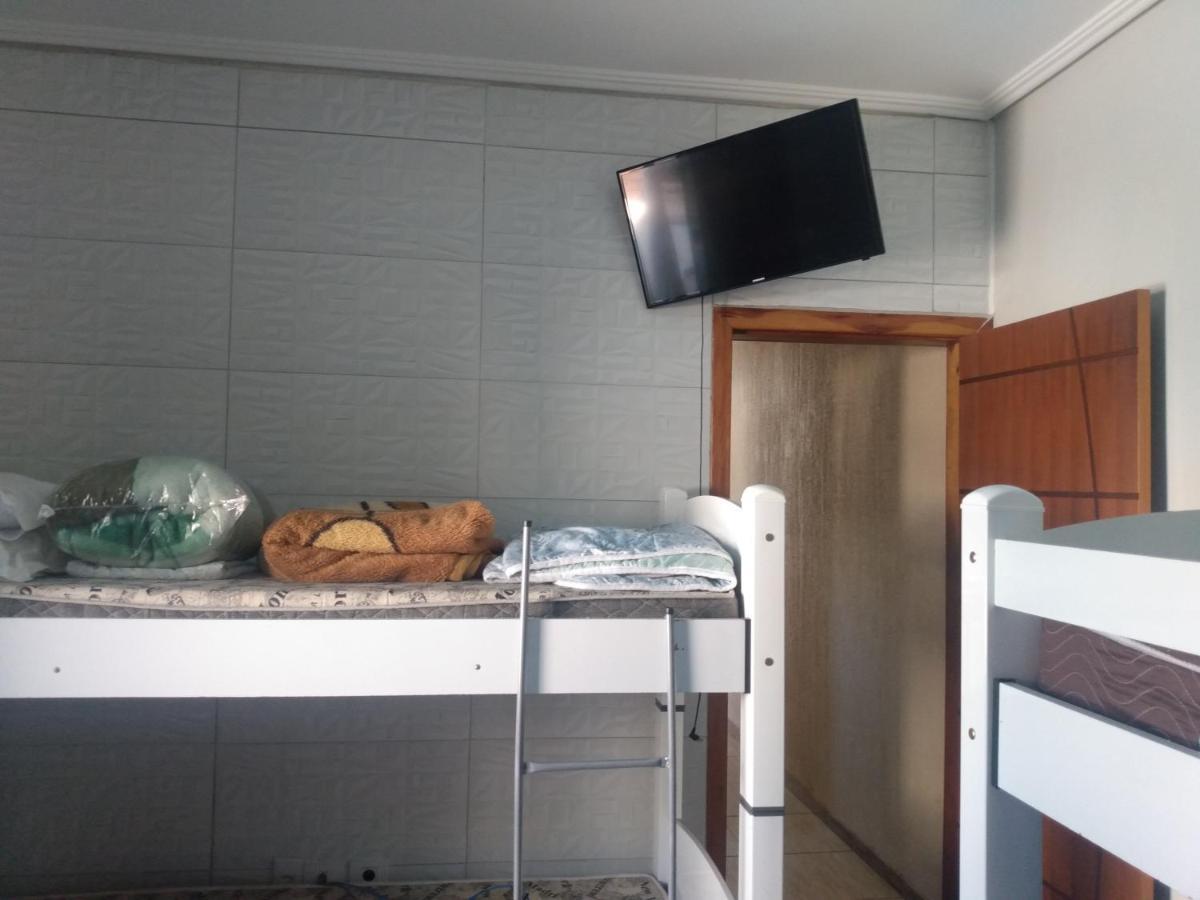 Edicula Com Um Quarto Banheiro E Piscina E Lazer Фос ду Игуасу Екстериор снимка