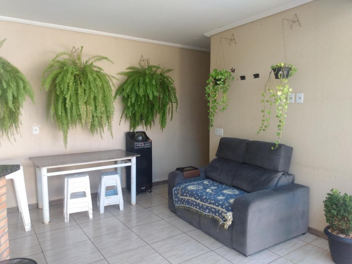 Edicula Com Um Quarto Banheiro E Piscina E Lazer Фос ду Игуасу Екстериор снимка
